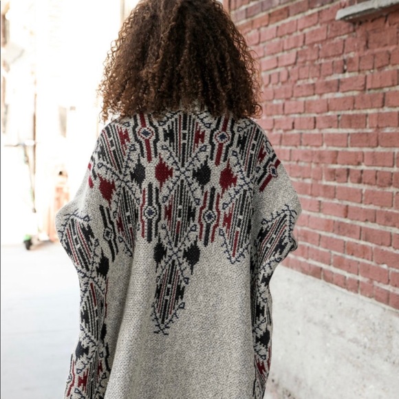 NEW‼️5⭐️ OATMEAL RUANA - Poncho - Picture 6 of 6